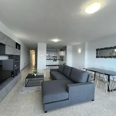 Waves - Oceanview Escape *