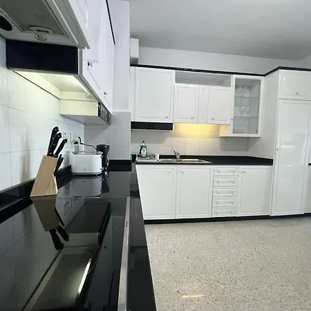 Waves - Oceanview Escape *