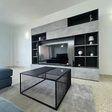 Waves - Oceanview Escape *