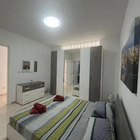 Waves - Oceanview Escape * Sliema