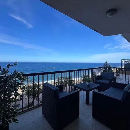 Waves - Oceanview Escape *