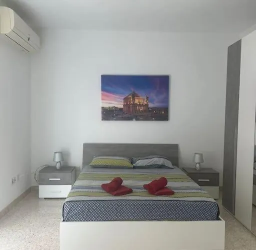 Waves - Oceanview Escape