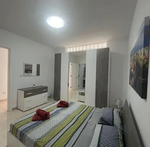 Waves - Oceanview Escape * Sliema