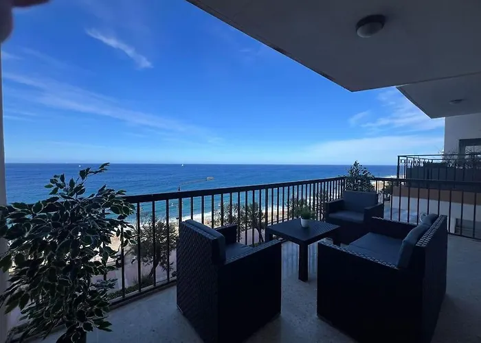 Waves - Oceanview Escape *